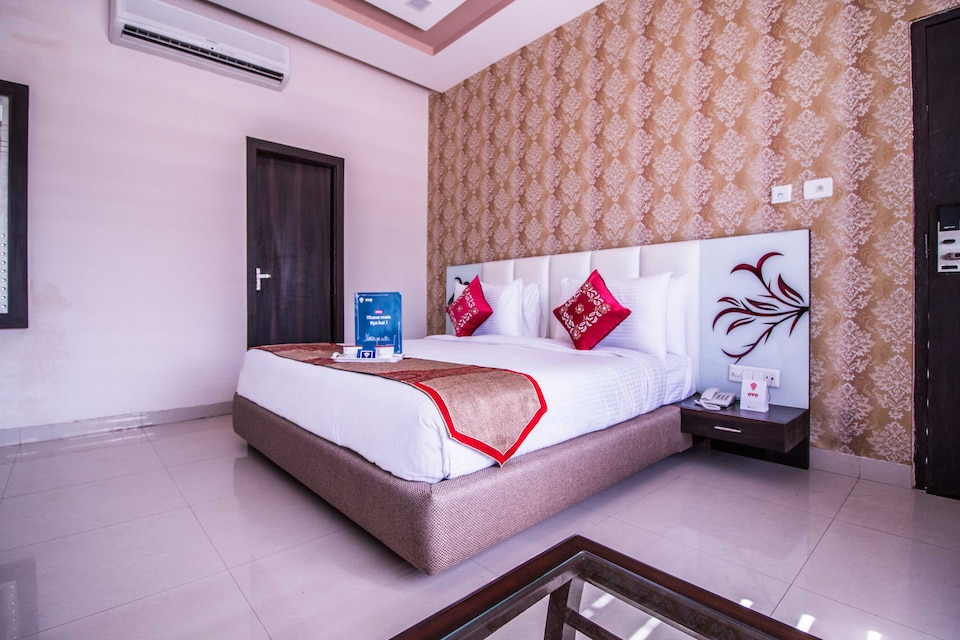 OYO 4755 Hotel Ambience, Jhansi, Jhansi