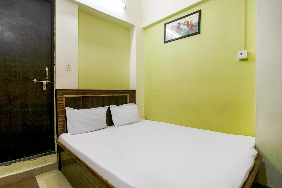 SPOT ON 47891 Royal Kashi Lodge , Railway Station Allahabad, Prayagraj
