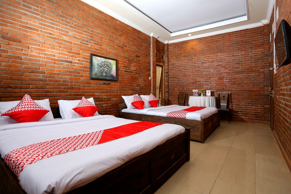 OYO 1368 Omah Joglo Krawitan Syariah, Jakal Atas, Sleman