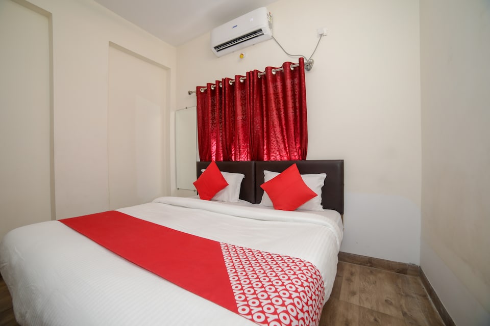 OYO 47899 Shelter, Bus Stand Nagpur, Nagpur