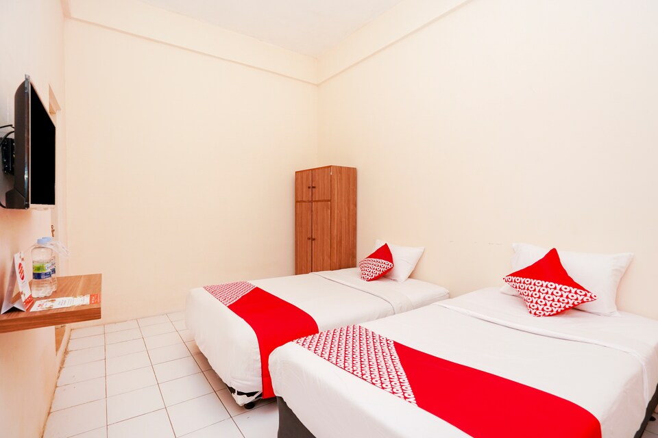 OYO 1374 Semampir Residence At Ahmad Yani, Wonocolo, Surabaya