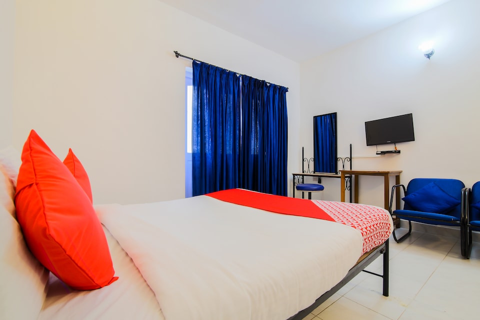 OYO Sunset Resort Near Calangute Beach, Baga Goa, Goa