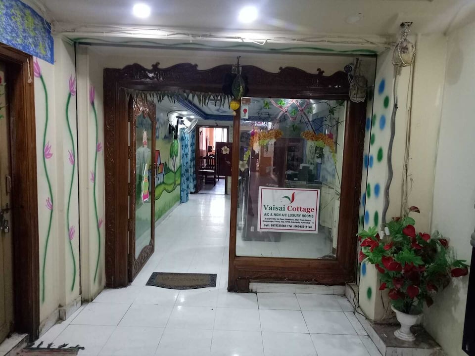 OYO Flagship 47924 Vaisai Cottage, Kukatpally, Hyderabad