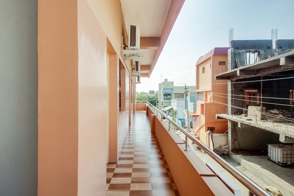 OYO 47925 Mathis Residency, Outskirts Trichy, Trichy