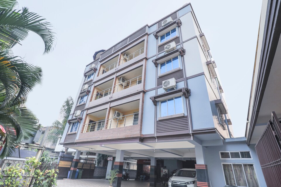 OYO 47943 I. R. Luxuria, Ganeshguri Guwahati, Guwahati