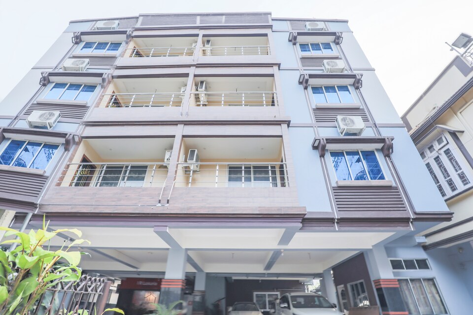 OYO 47943 I. R. Luxuria, Ganeshguri Guwahati, Guwahati