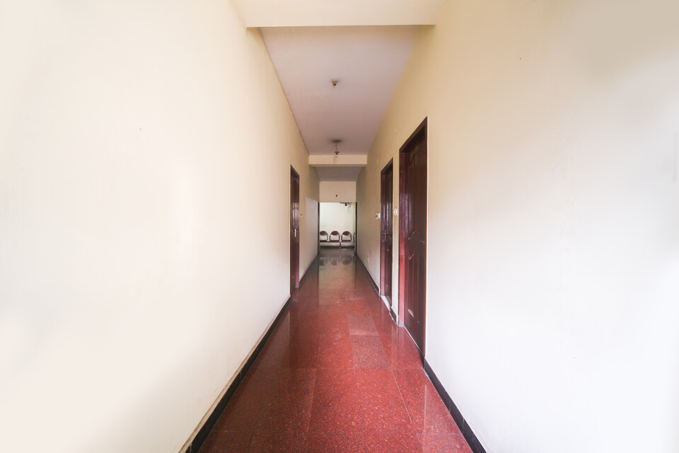 OYO Flagship 47948 Ala Towers, Koyambedu Chennai, Chennai