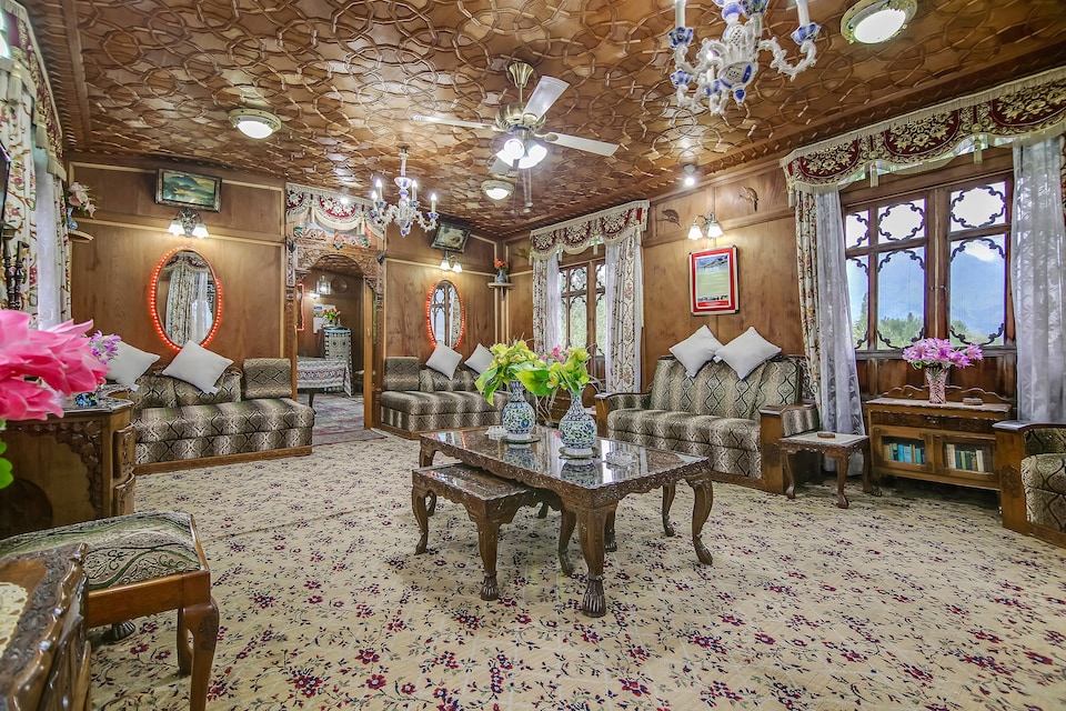 OYO 47998 Shera Palace Houseboat, Dal Lake, Srinagar
