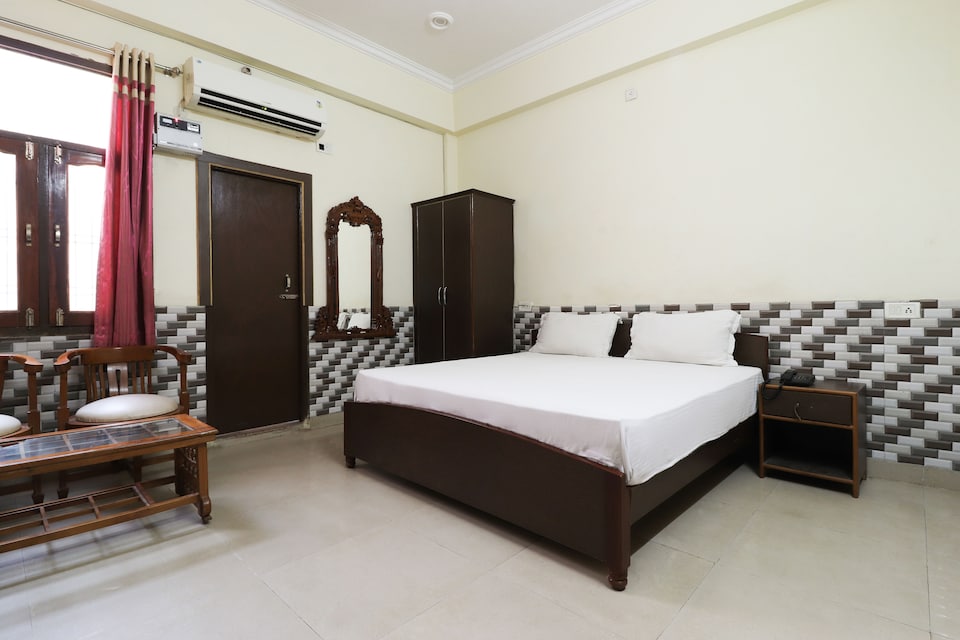 SPOT ON 48004 Sengar Paradise Hotel, Orai, Orai