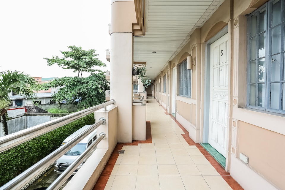 OYO 250 A & B Complex, Taguig Manila, Taguig