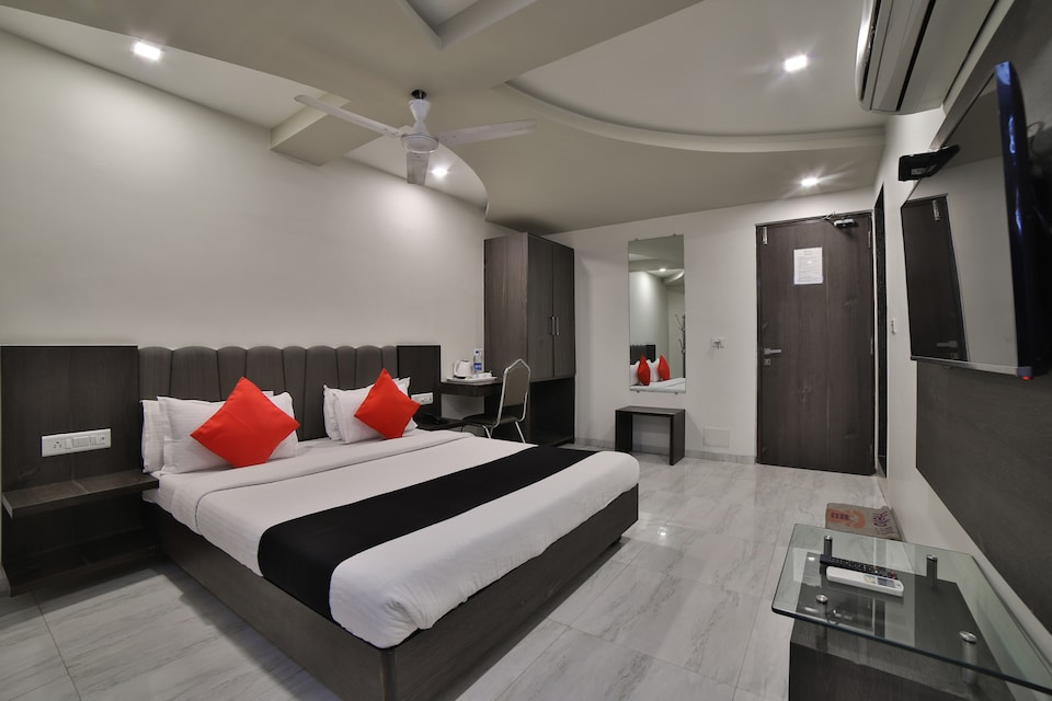 Capital O 26256 Hotel Unity, SG Highway Ahmedabad, Ahmedabad