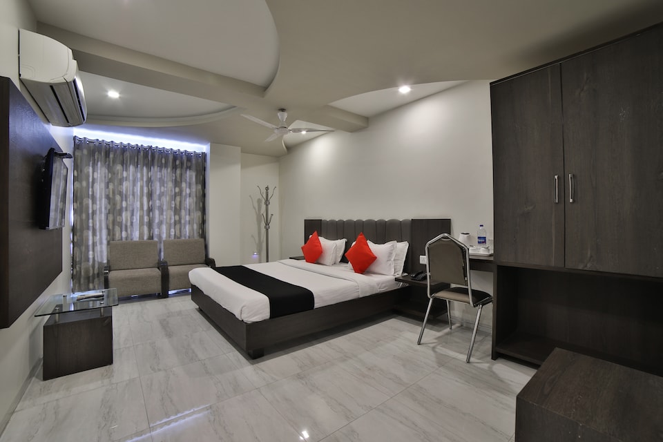 Capital O 26256 Hotel Unity, SG Highway Ahmedabad, Ahmedabad