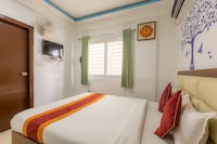 OYO Royal Park Near Sri Someshwara Swami Temple