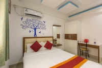 OYO Royal Park Near Sri Someshwara Swami Temple