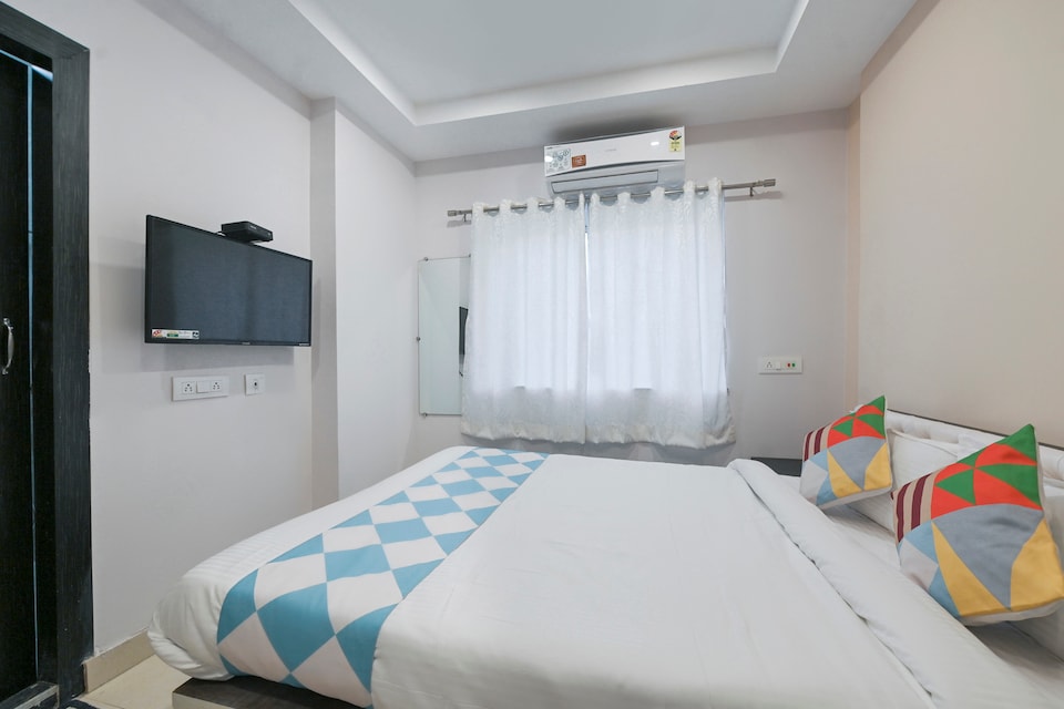 OYO Home 48030 Comfortable Stay Newtown, Rajarhat Kolkata, Kolkata