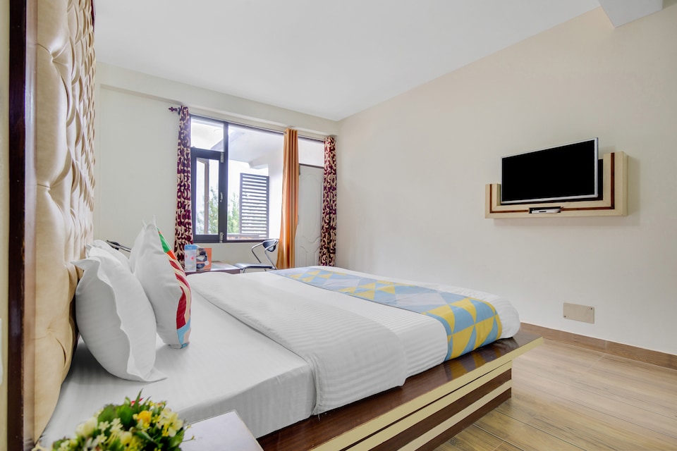 OYO Home 48033 Mellow Village Family Suite  Dhungri, Hadimba Road Manali, Manali