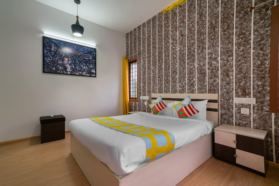 OYO 48042 Elegant Stay Poomangalam Villa, Vytilla Kochi, Kochi