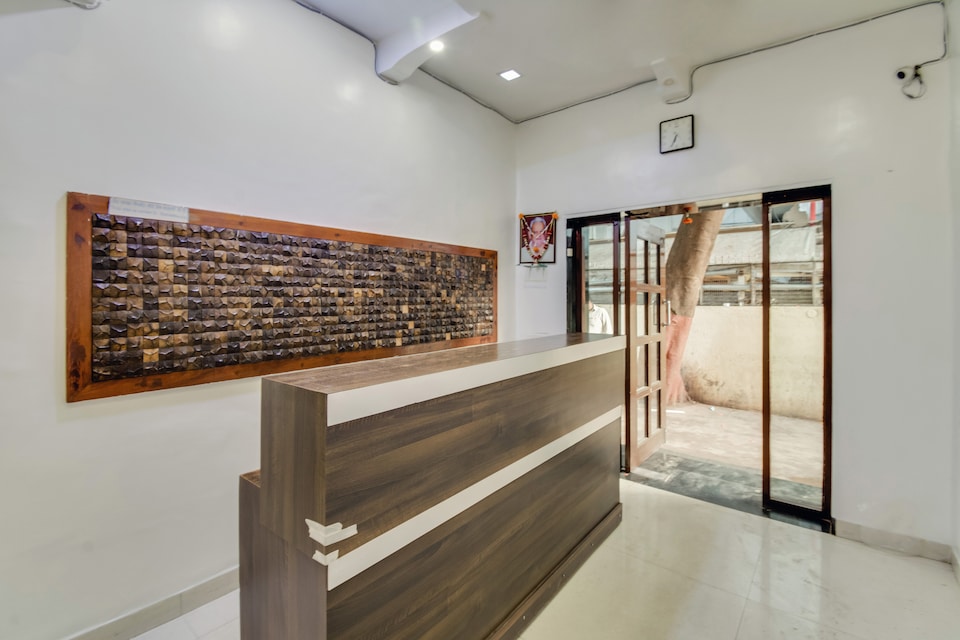 OYO 48062 Hotel Vijay, Shivaji Nagar  Pune, Pune