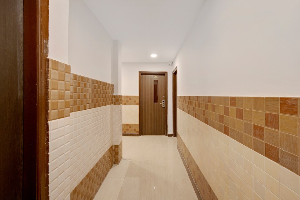 OYO SilverKey 48070 Wipro Signal 1st Block Kormangala, Koramangala Sony World Signal, Bangalore