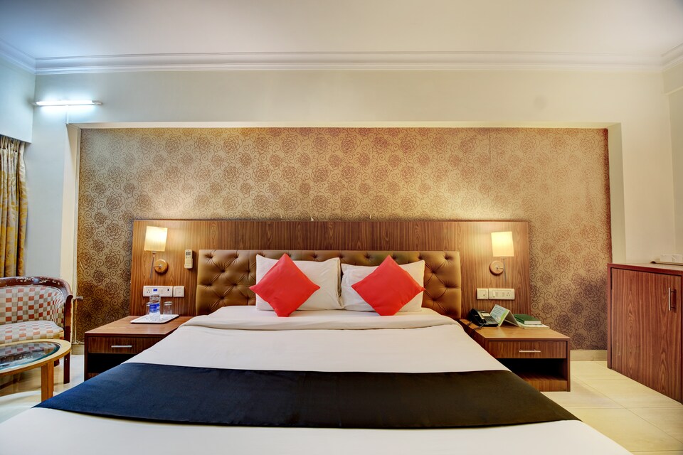 Capital O 48073 K Star Hotel, CBD Belapur Mumbai, Mumbai