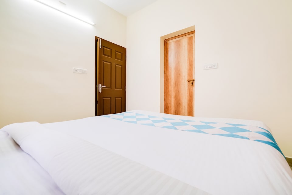 OYO Home 48077 Aashniya Homes Annex, Edapally Kochi, Kochi