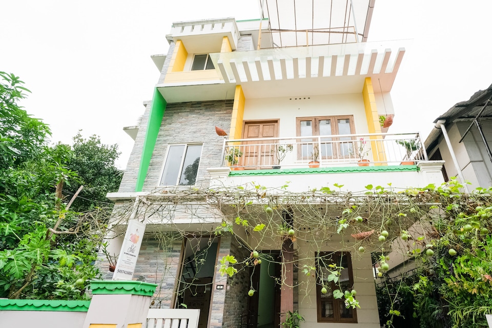 OYO Home 48077 Aashniya Homes Annex, Edapally Kochi, Kochi