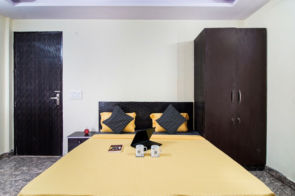 OYO LIFE GRG1644 Golf Course Rd, Golf Course Road, Gurgaon