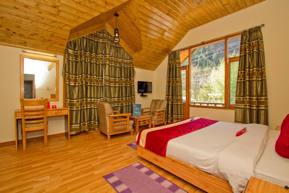 OYO 4776 The HK International Manali, Kanyal Road, Manali