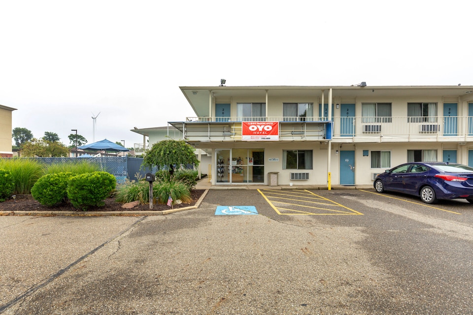 OYO Hotel New Philadelphia OH I-77, C43907, New Philadelphia OH