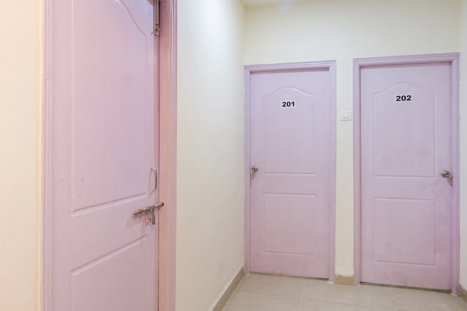 OYO 48139 United Star Hotel Balewadi High Street, Baner Pune, Pune