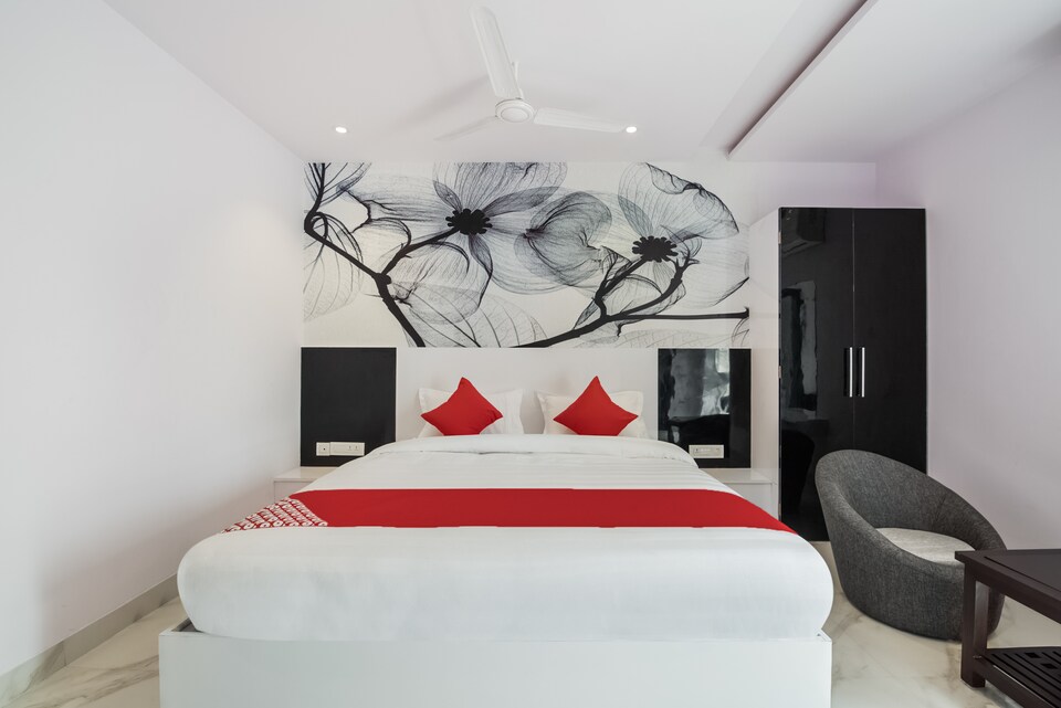 Live on VIJ284, MG Road Vijayawada, Vijayawada