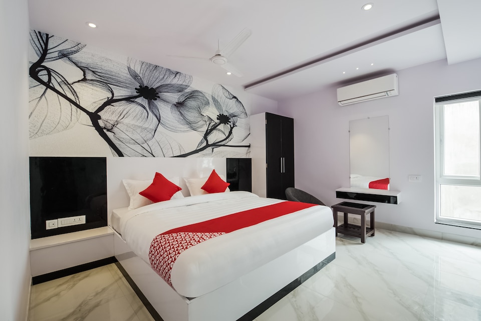 Live on VIJ284, MG Road Vijayawada, Vijayawada