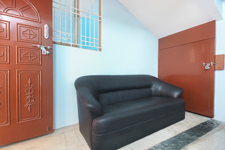 OYO Flagship 48158 SS Towers, Ukkadam, Coimbatore