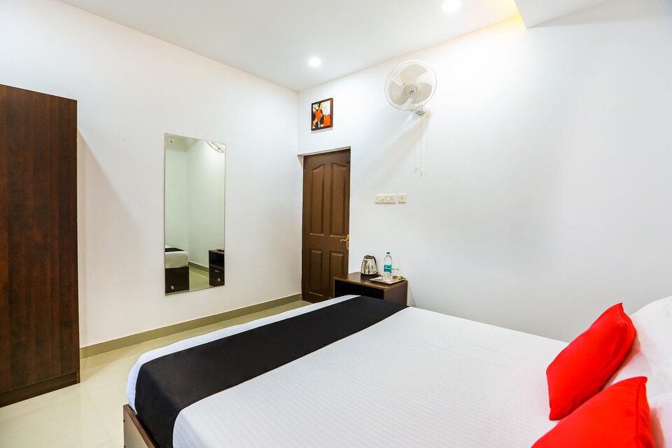 Capital O 48168 Royal Plaza, Kannur, Kannur