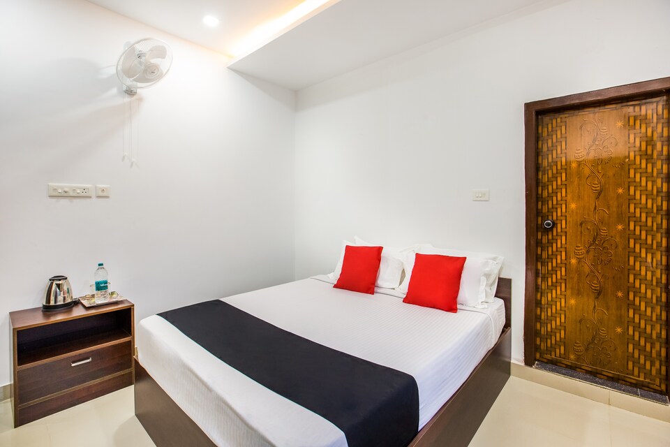 Capital O 48168 Royal Plaza, Kannur, Kannur