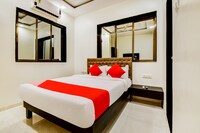 OYO Flagship 48225 Hotel Kirti