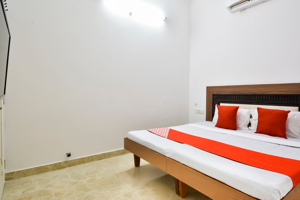OYO 48236 Hotel DG, Mansa City, Mansa