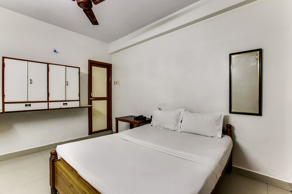 SPOT ON 48248 Sjs Guest House, Anna Nagar Chennai, Chennai