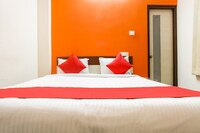 OYO 48250 Keerthi Cottage