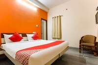 OYO 48250 Keerthi Cottage