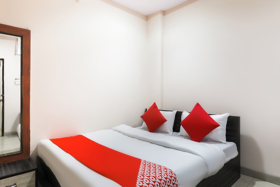 OYO 48261 Hotel Lucky Palace, Pithampur, Pithampur
