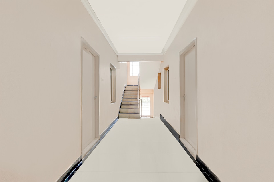 Super Collection O Bhanugudi Junction Kakinada Formerly Stay Inn Luxury, Ramaraopet Kakinada, Kakinada