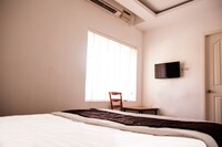 OYO Apartment Perungudi Near Thiruvalluvar Nagar Beach