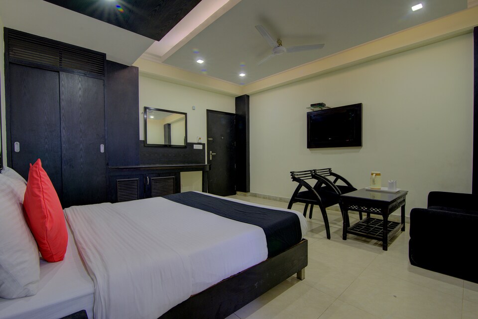 Capital O 48270 Hotel Mehar Castle, Karol Bagh Delhi, Delhi