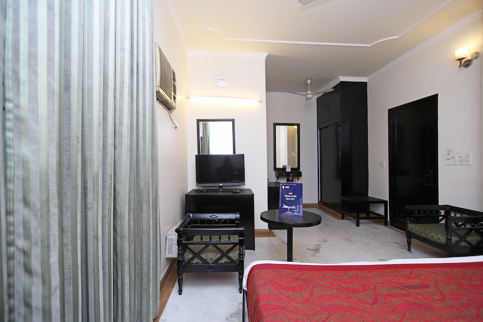 OYO 327 Hotel City Centre Inn, Nizamuddin Delhi, Delhi