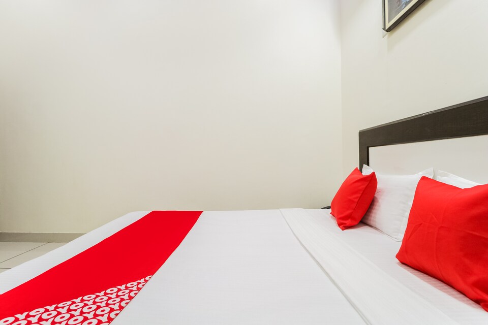 OYO 48299 Hotel Decent , Hisar, Hisar