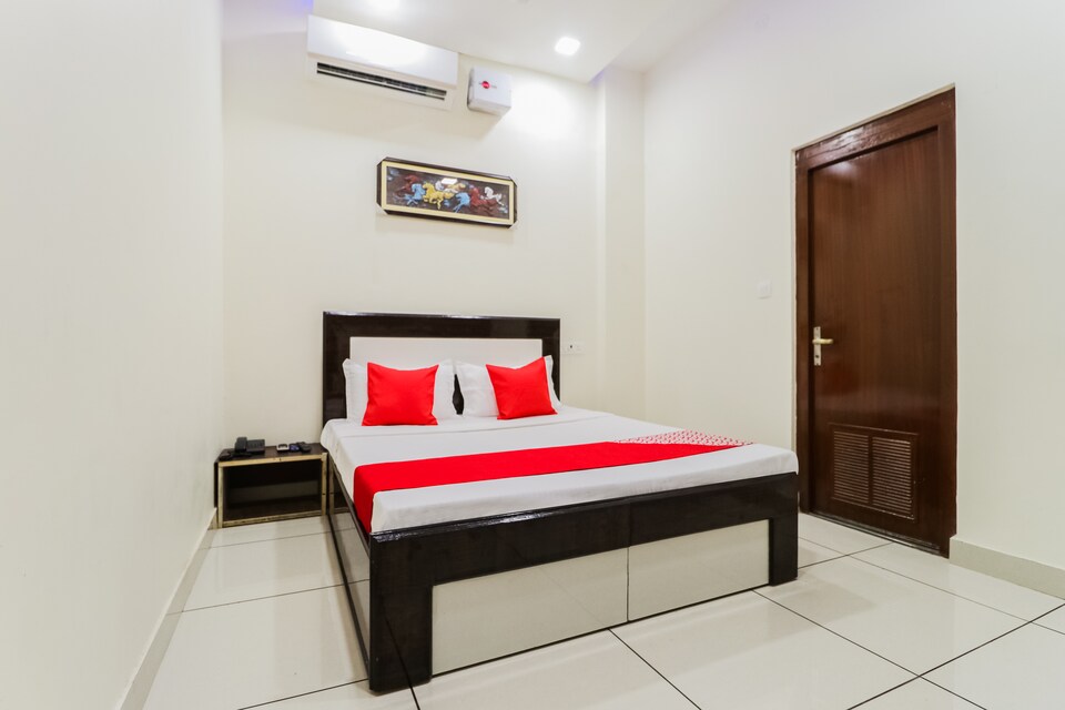 OYO 48299 Hotel Decent , Hisar, Hisar
