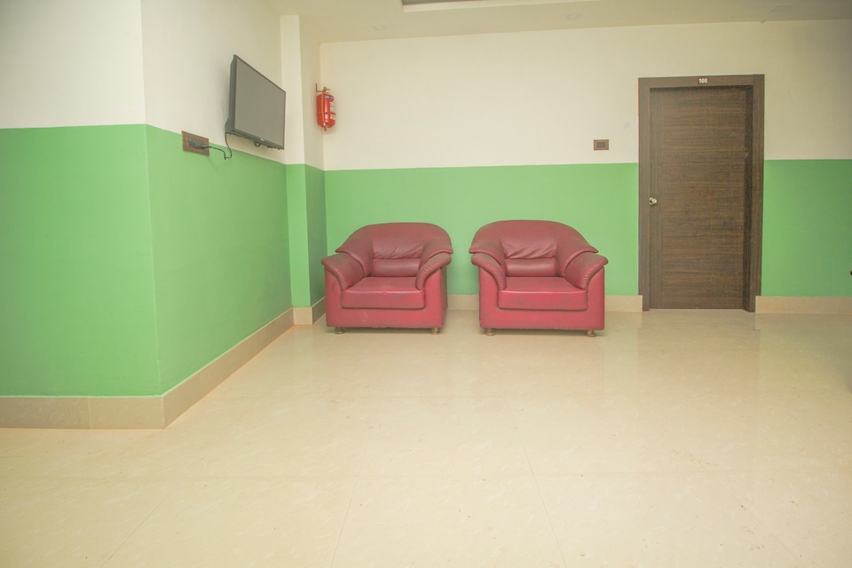 OYO 48303 Bharati Bhawan & Lodge, Dinhata, Cooch Behar