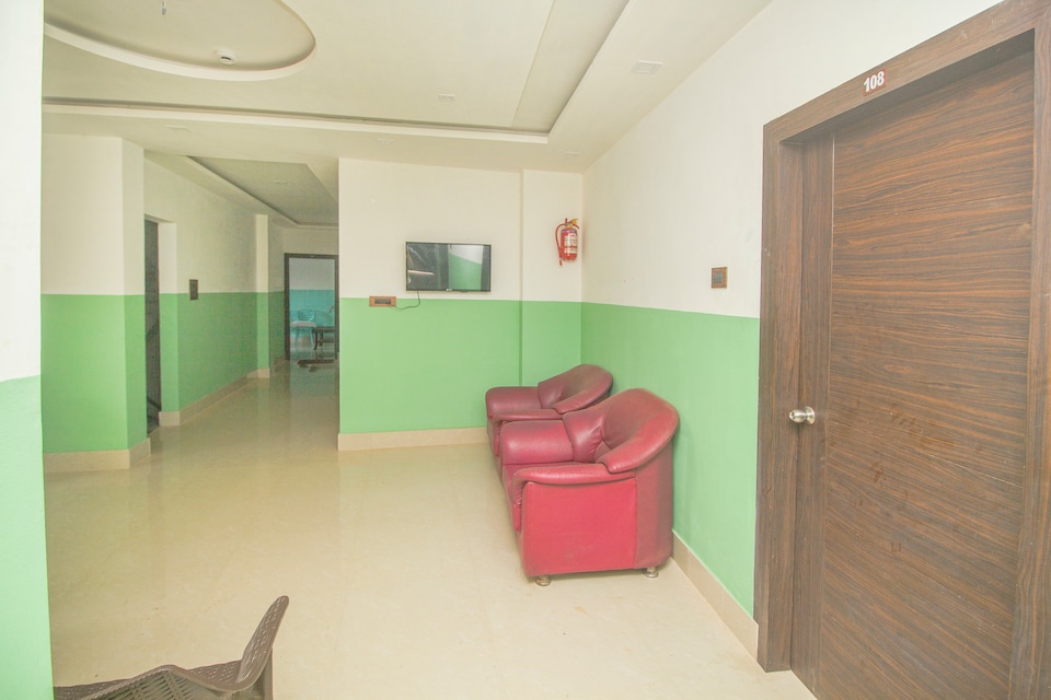 OYO 48303 Bharati Bhawan & Lodge, Dinhata, Cooch Behar