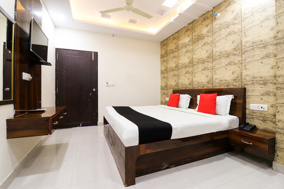Capital O 48322 Hotel Highway View, Airport Lucknow, Lucknow